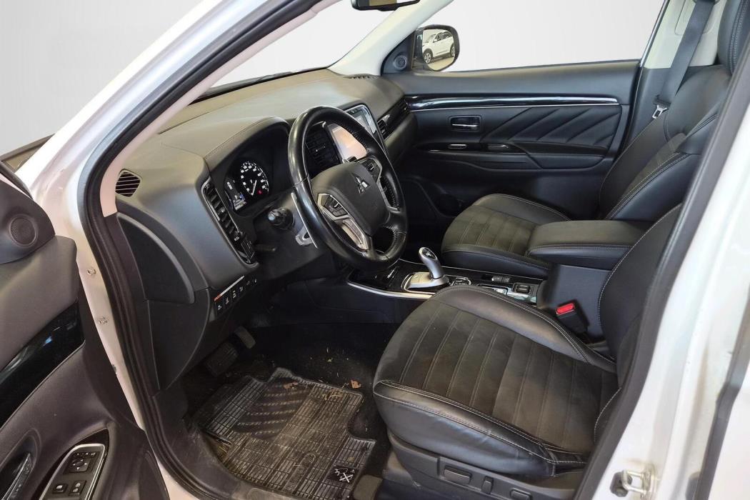 Mitsubishi Outlander PHEV 2021