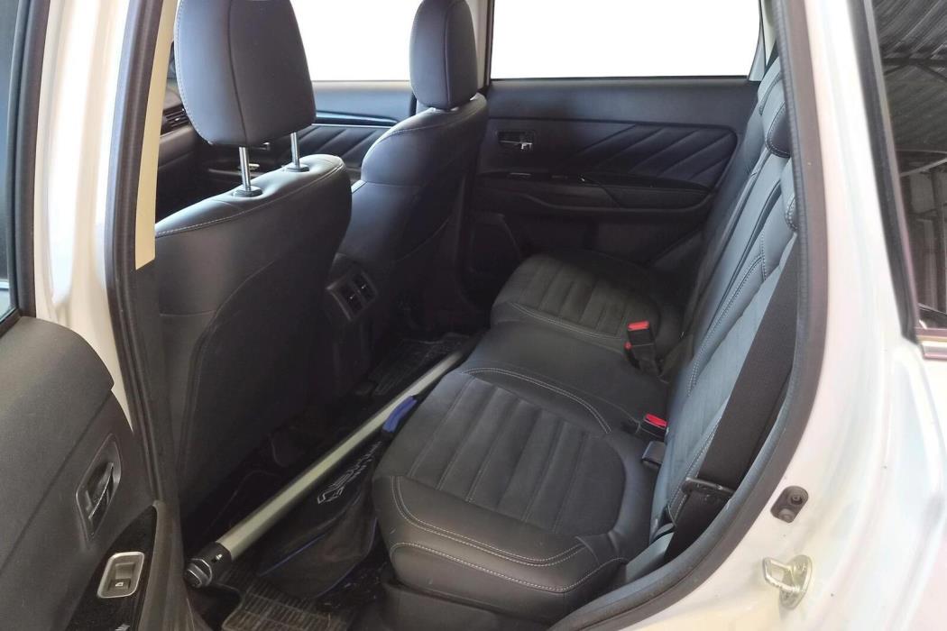Mitsubishi Outlander PHEV 2021