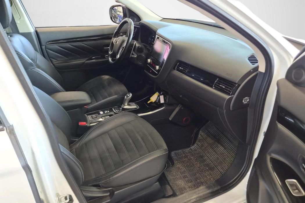 Mitsubishi Outlander PHEV 2021