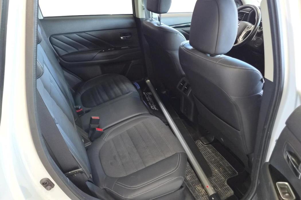 Mitsubishi Outlander PHEV 2021