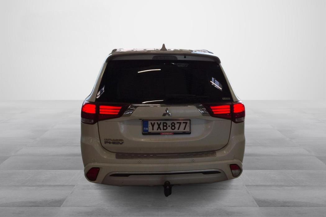 Mitsubishi Outlander PHEV 2021