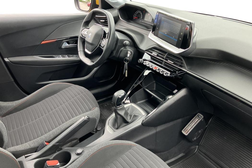 Peugeot 208 2021