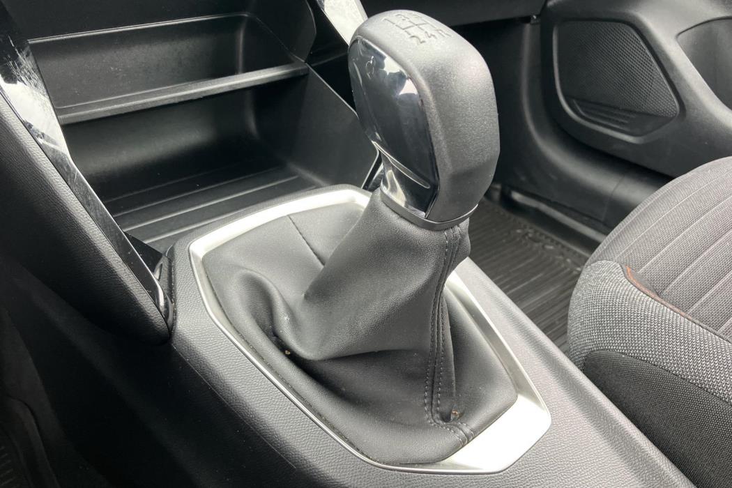 Peugeot 208 2021