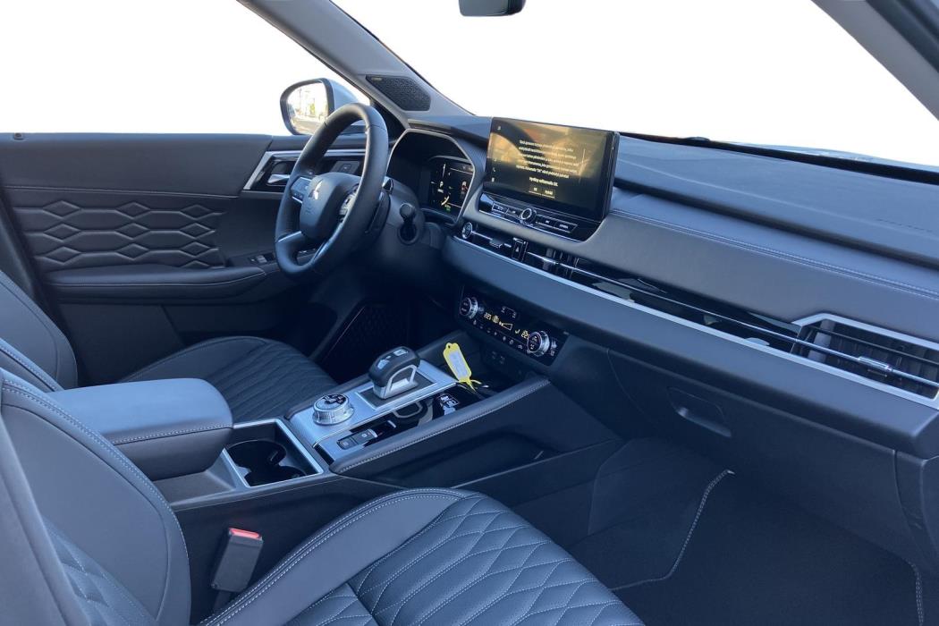 Mitsubishi Outlander 2026