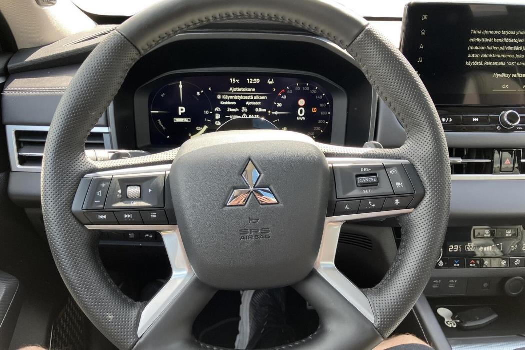 MITSUBISHI OUTLANDER 2026