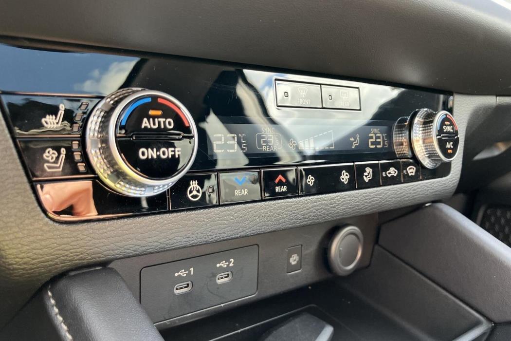 MITSUBISHI OUTLANDER 2026