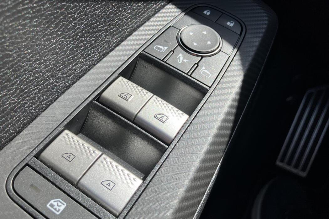 MITSUBISHI OUTLANDER 2026