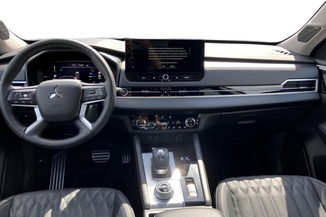 MITSUBISHI OUTLANDER 2026