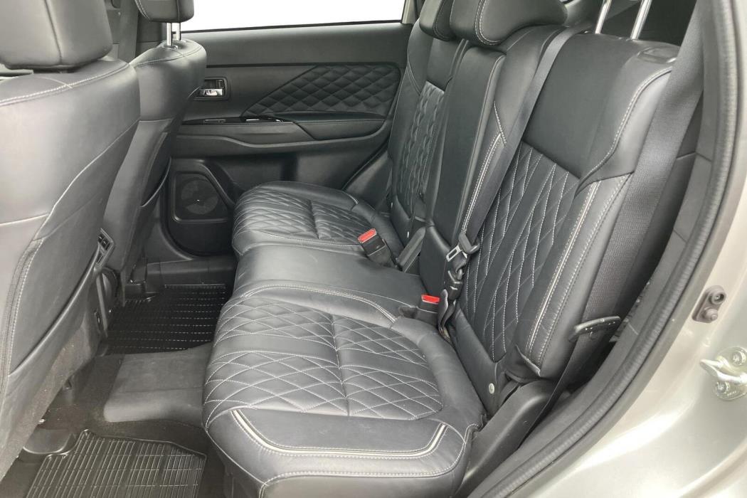 Mitsubishi Outlander PHEV 2021