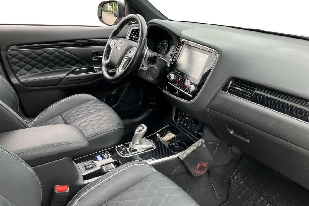 Mitsubishi Outlander PHEV 2021