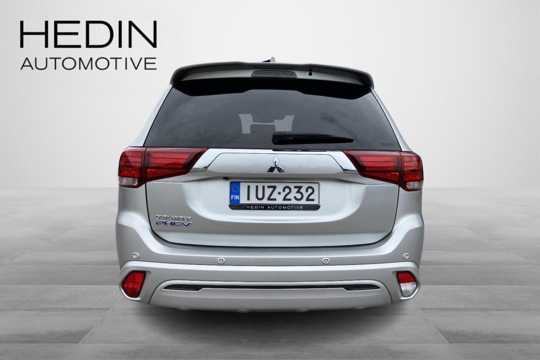 Mitsubishi Outlander PHEV 2021
