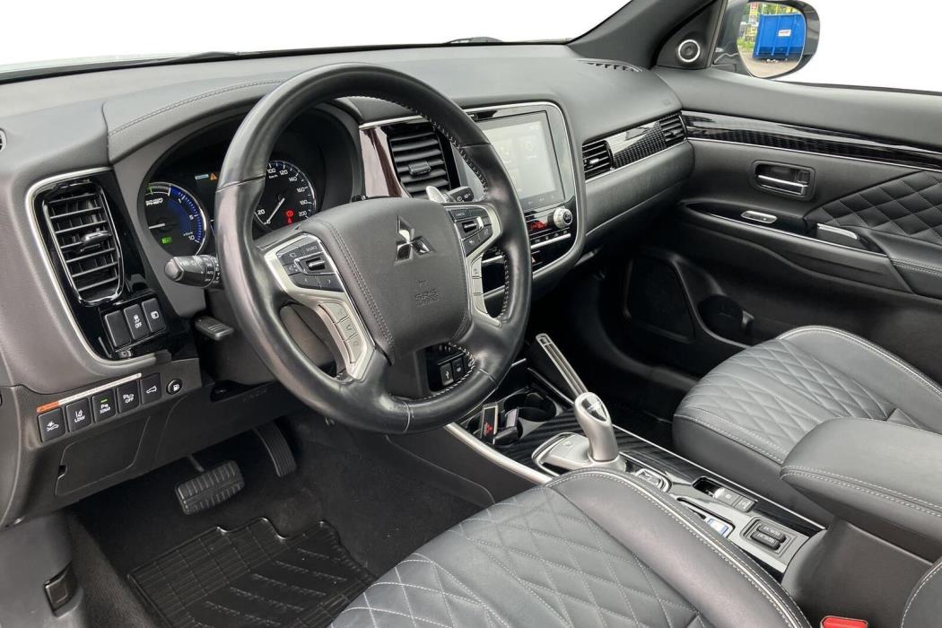 Mitsubishi Outlander PHEV 2021