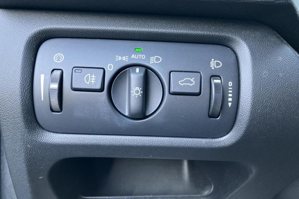 VOLVO V40 2015