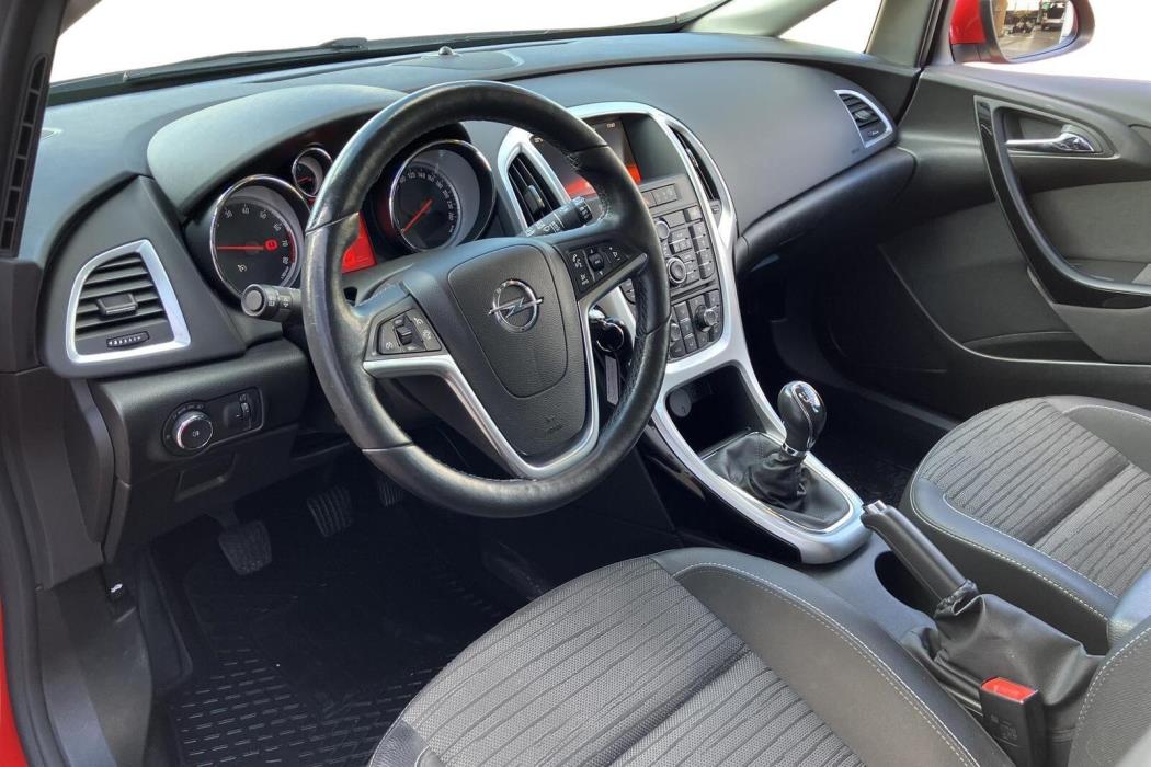 Opel Astra 2015