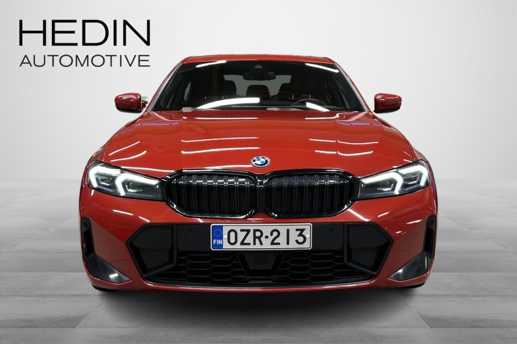 BMW 330 2023