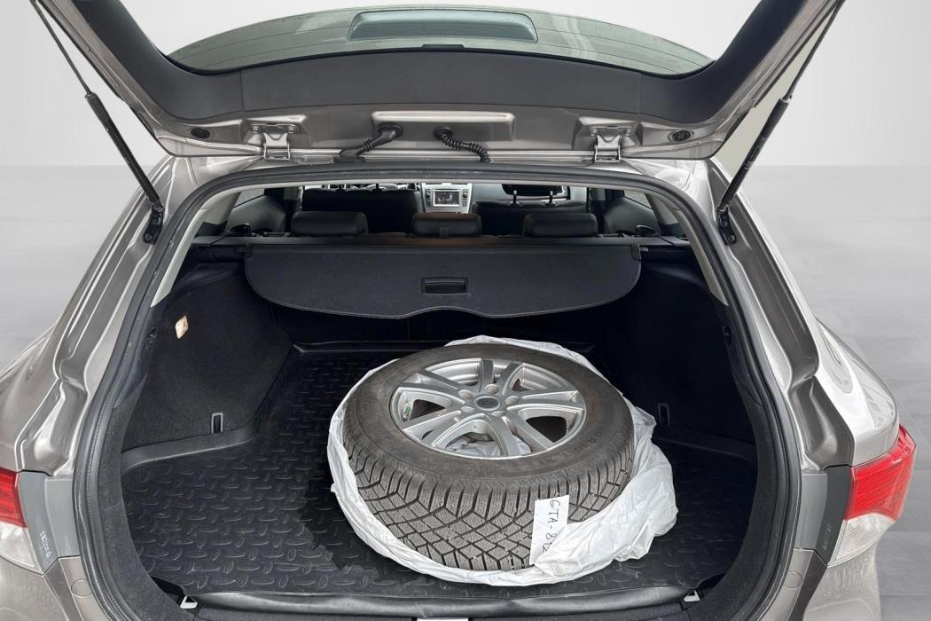 TOYOTA AVENSIS 2015