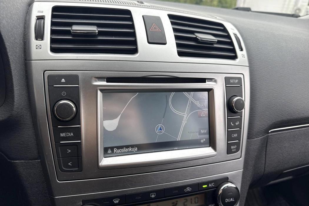 TOYOTA AVENSIS 2015
