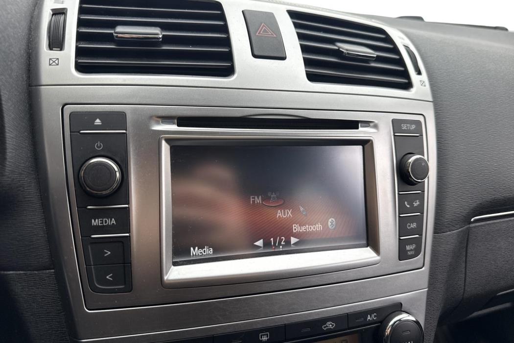 TOYOTA AVENSIS 2015