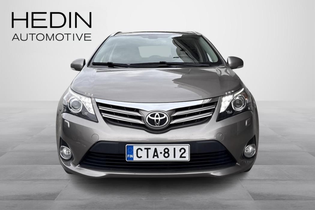 TOYOTA AVENSIS 2015