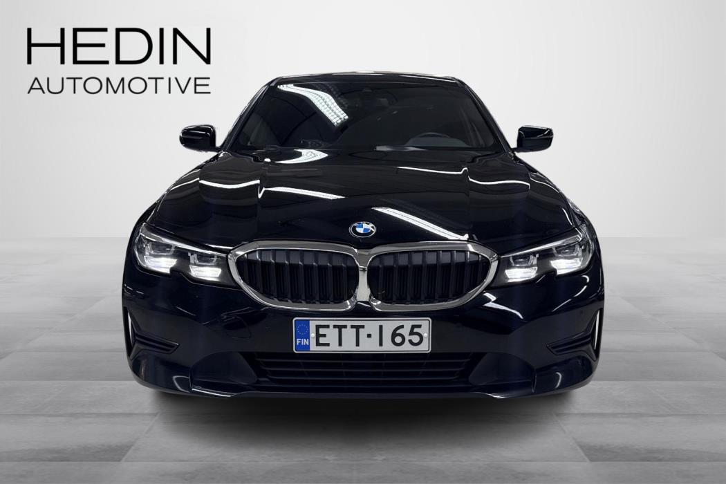 BMW 330 2021