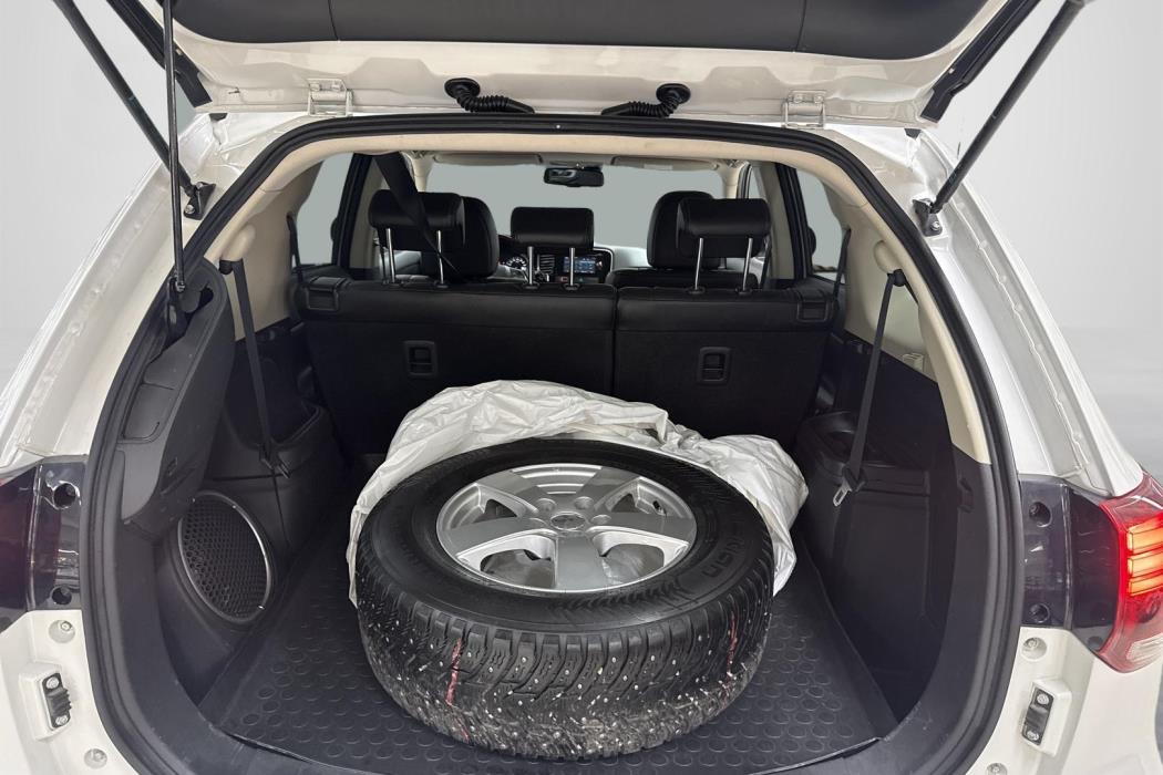 MITSUBISHI OUTLANDER 2016