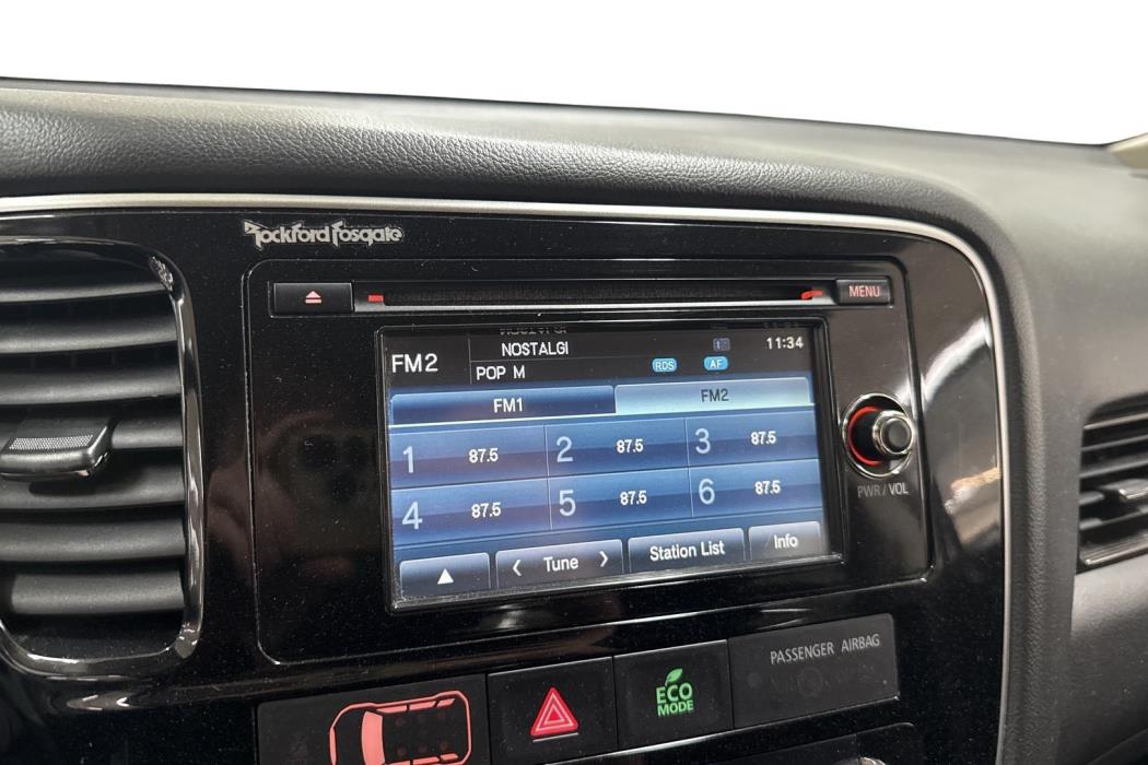 MITSUBISHI OUTLANDER 2016