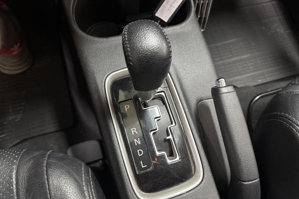 MITSUBISHI OUTLANDER 2016
