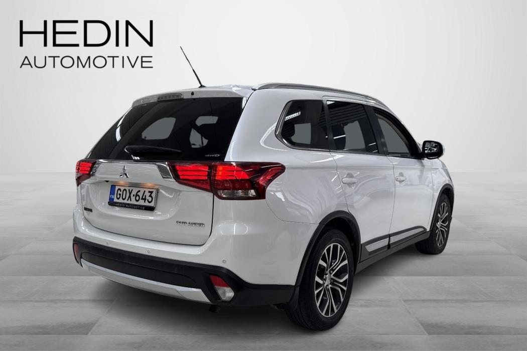 MITSUBISHI OUTLANDER 2016