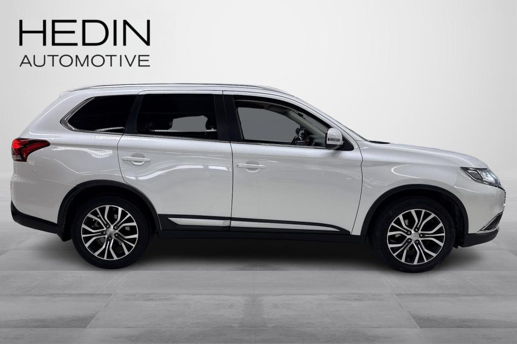 MITSUBISHI OUTLANDER 2016