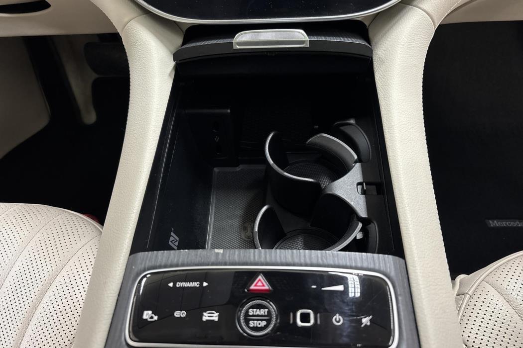 Mercedes-Benz EQS 2021