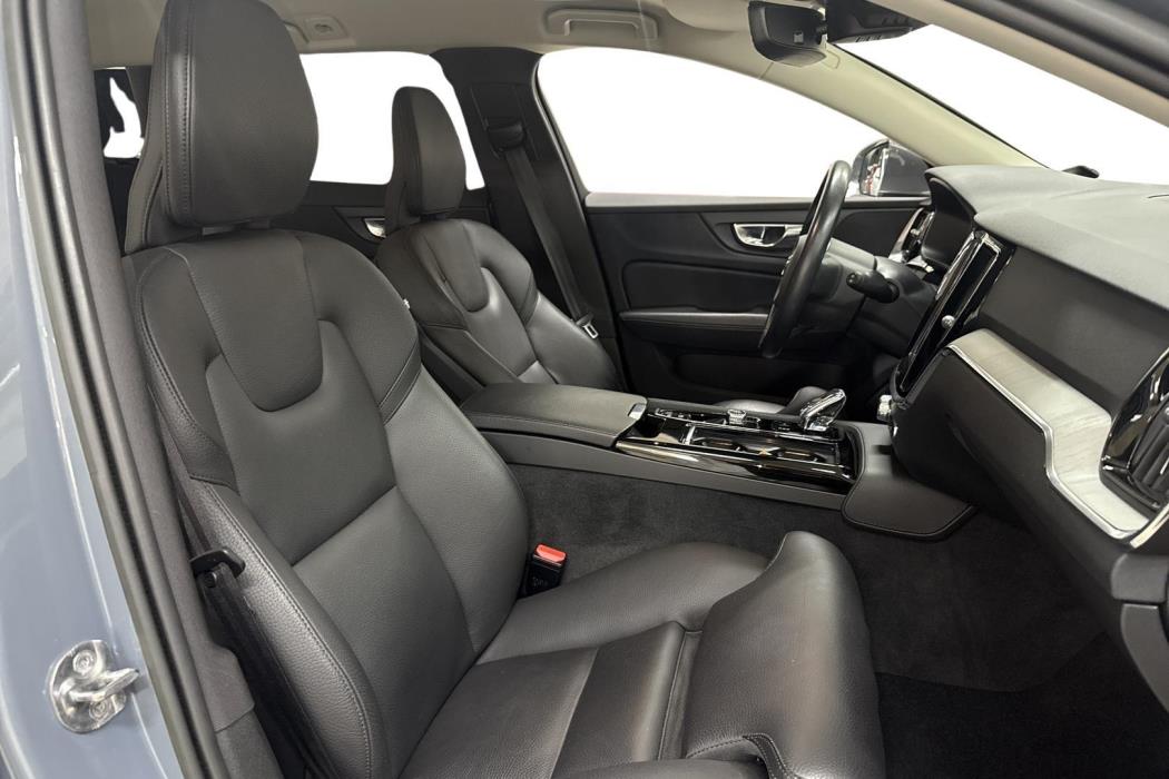 Volvo V60 2022