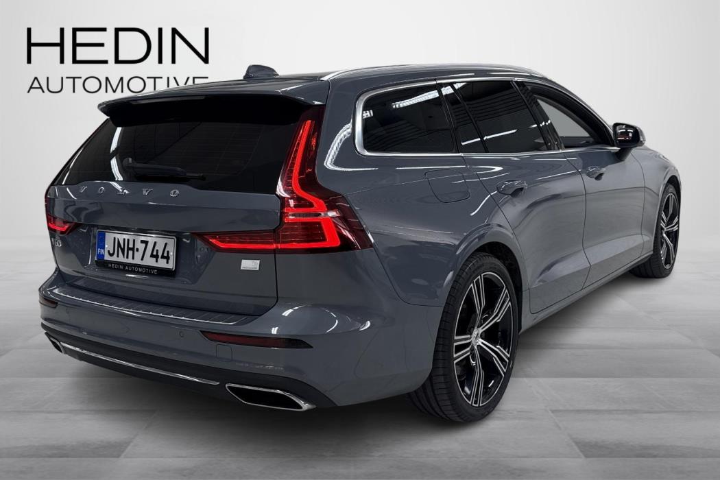 Volvo V60 2022
