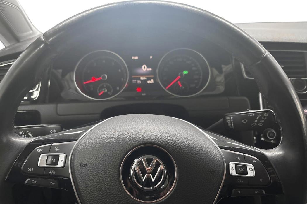 VOLKSWAGEN GOLF 2016