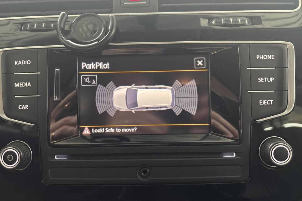 VOLKSWAGEN GOLF 2016