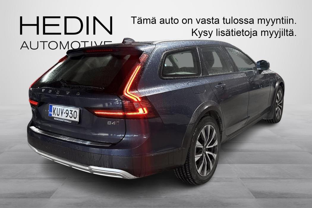 Volvo V90 Cross Country 2023