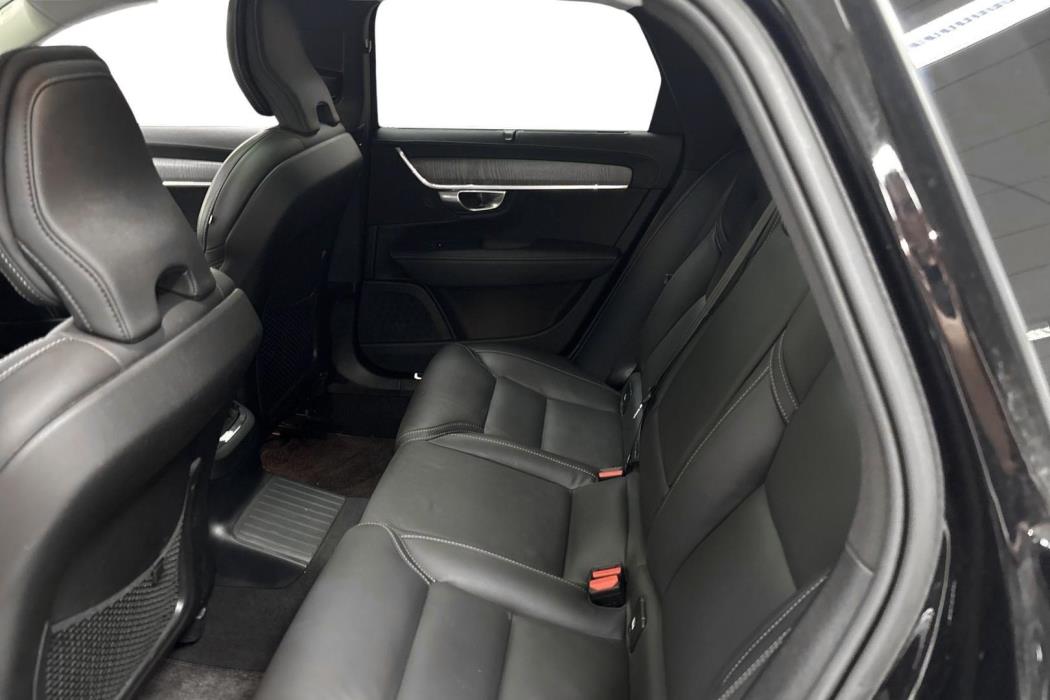 Volvo V90 2023