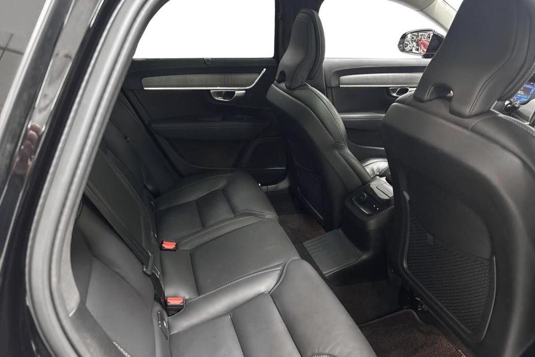 Volvo V90 2023