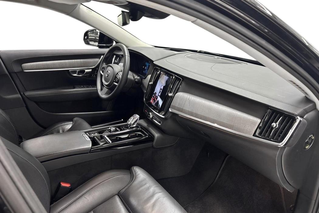 Volvo V90 2023