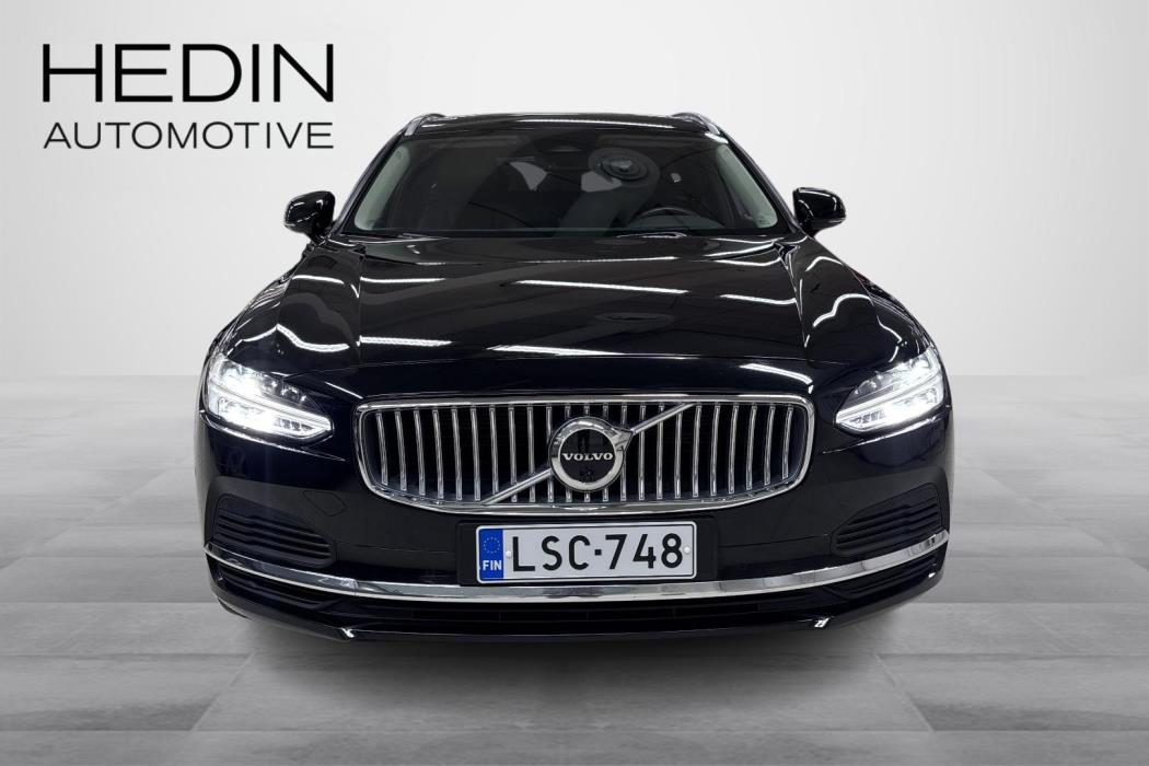 Volvo V90 2023
