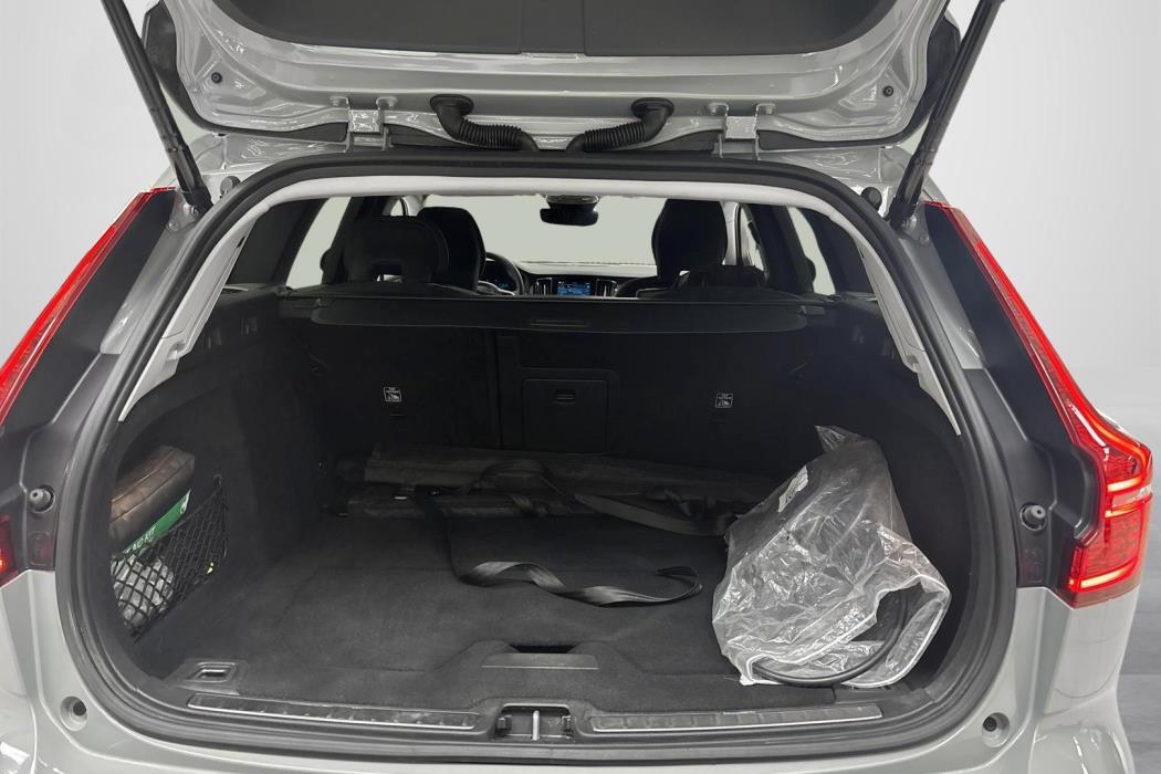Volvo V60 2025