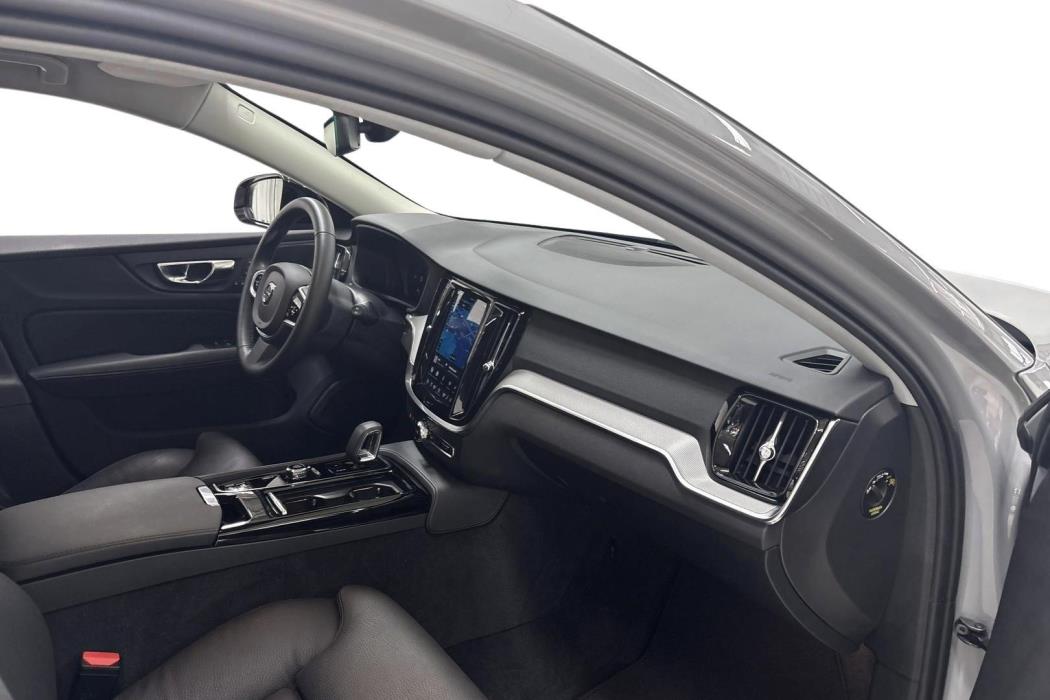Volvo V60 2025