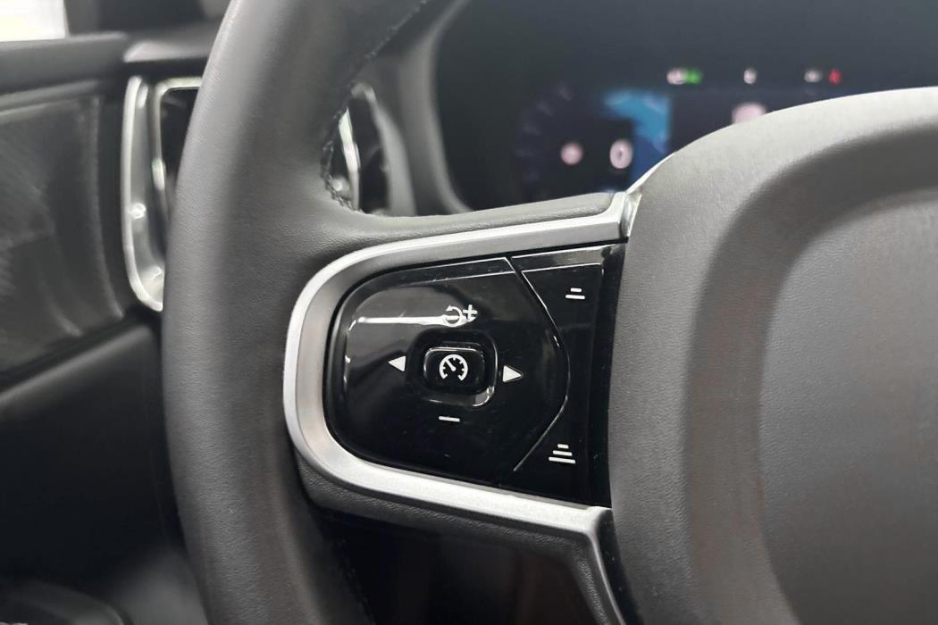 Volvo V60 2025