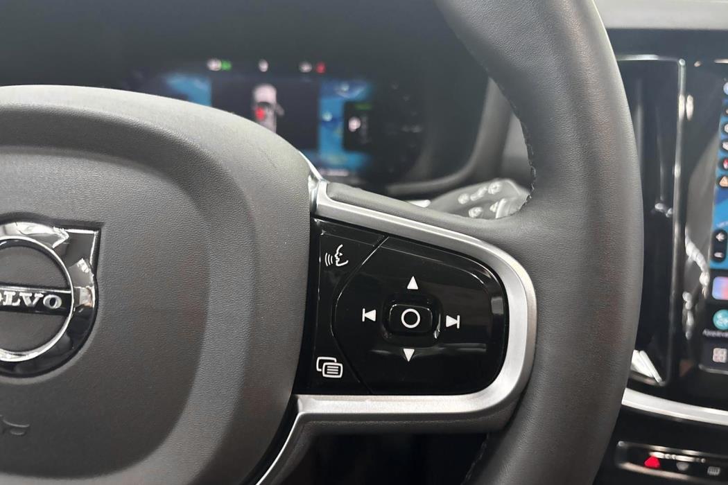Volvo V60 2025