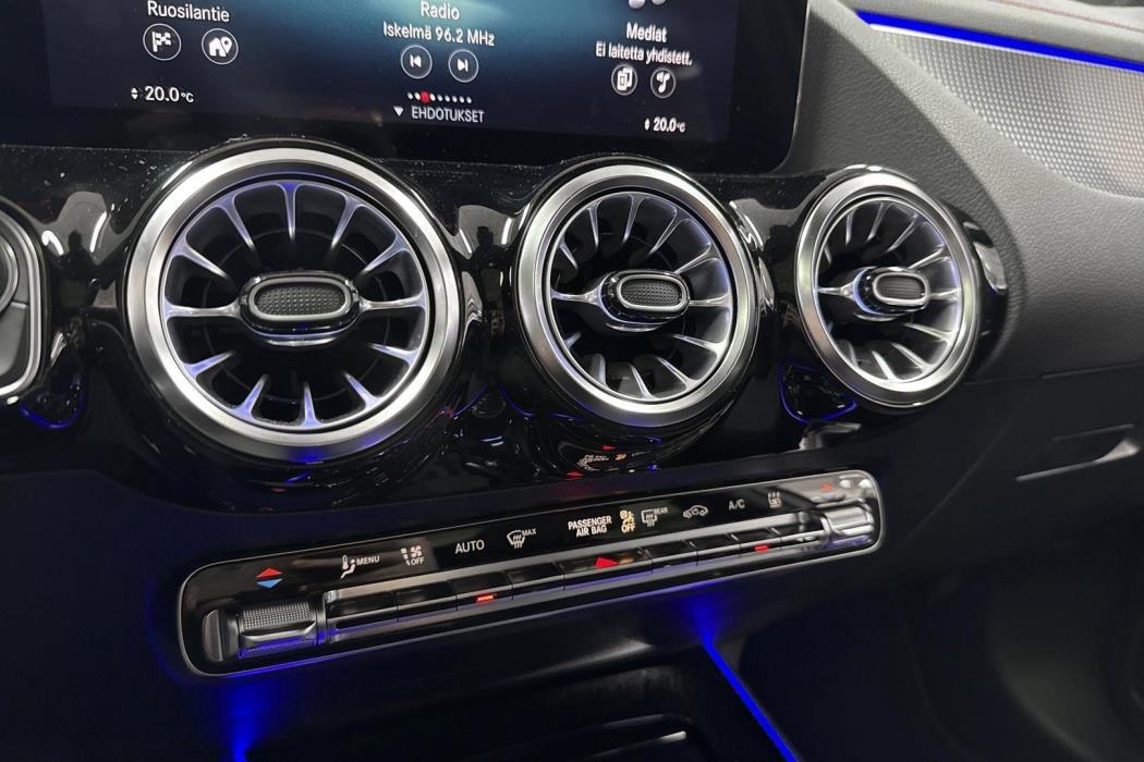 Mercedes-Benz EQA 2024