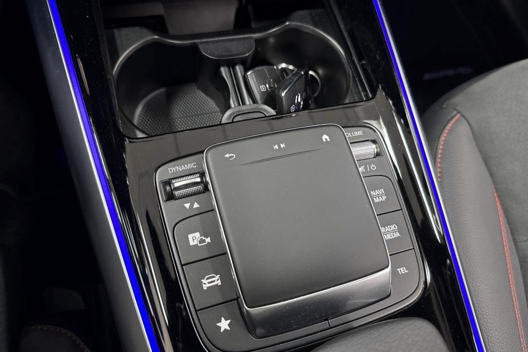 Mercedes-Benz EQA 2024