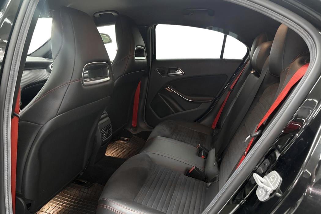 Mercedes-Benz A 2015