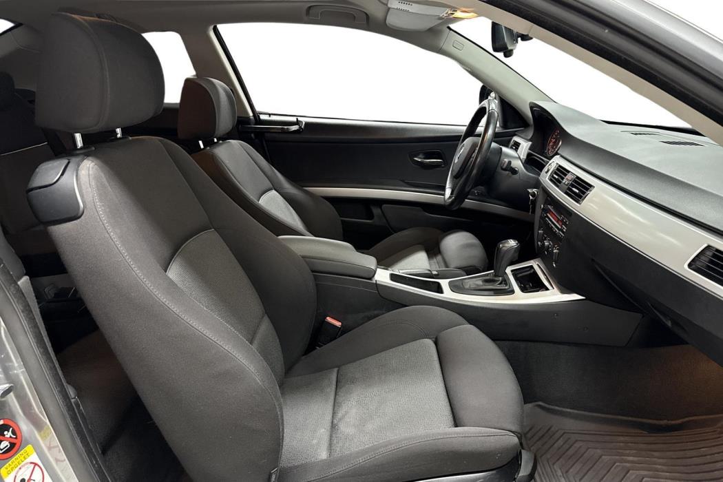 BMW 320 2008