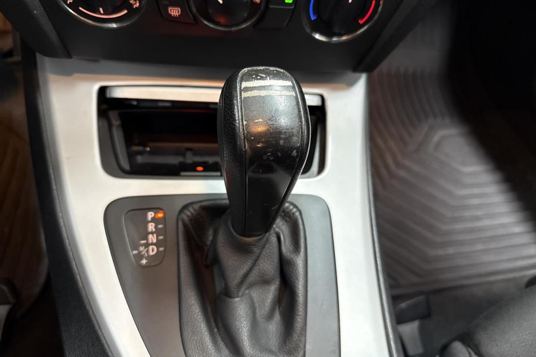 BMW 320 2008