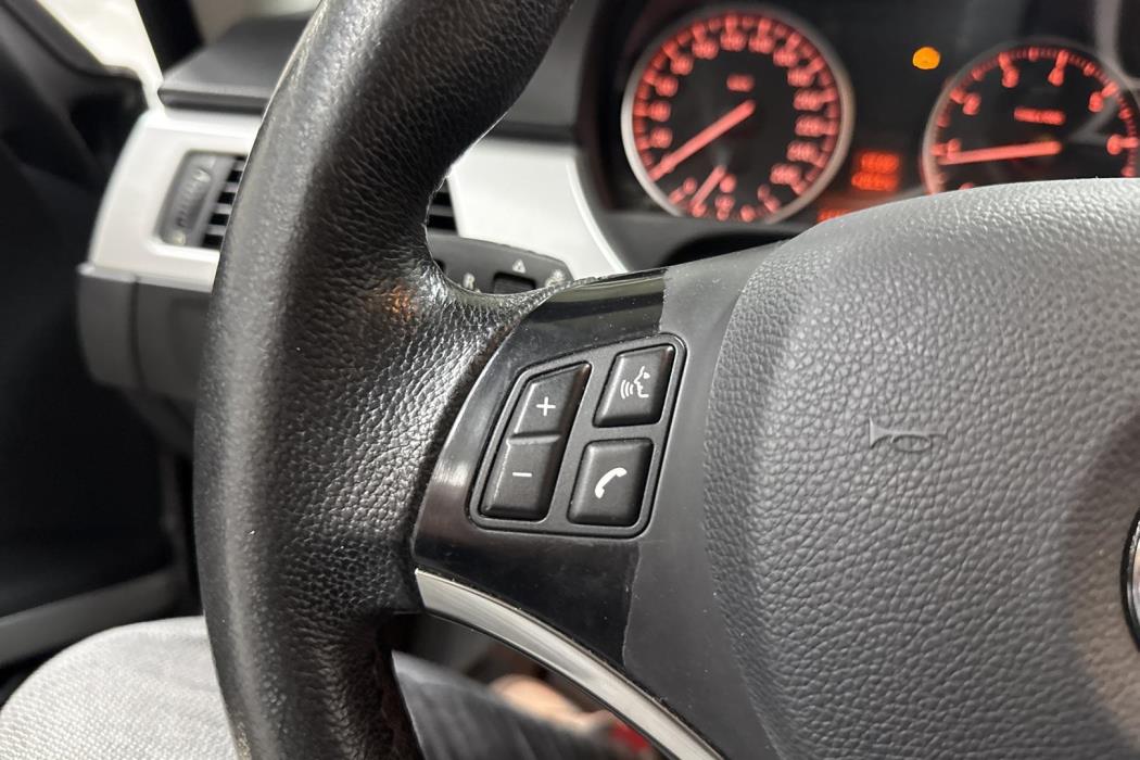 BMW 320 2008