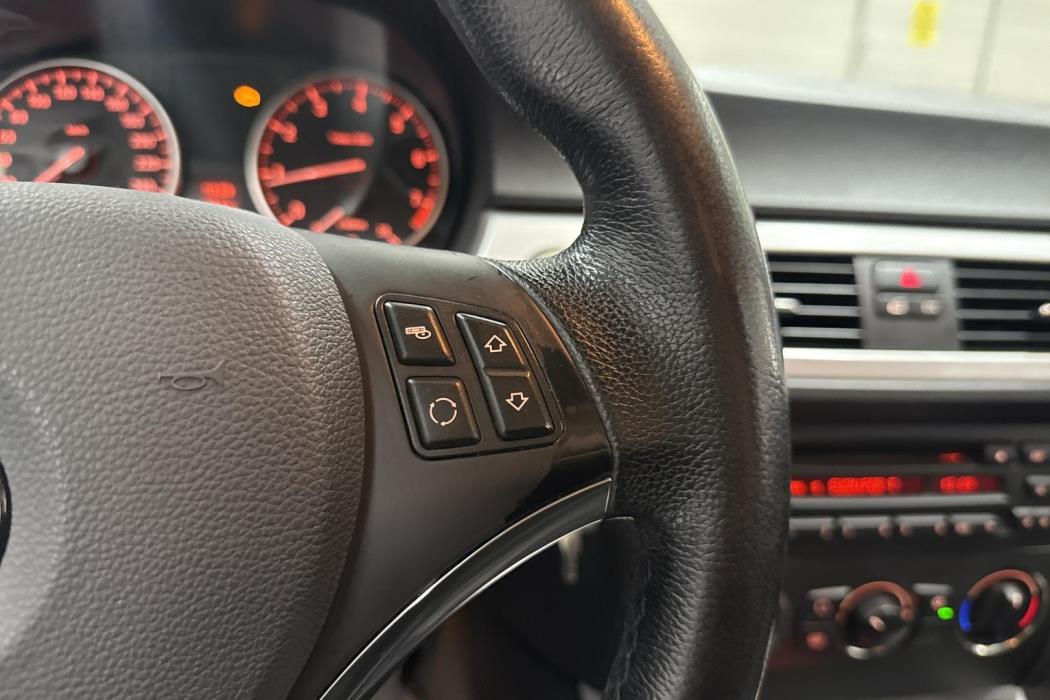 BMW 320 2008
